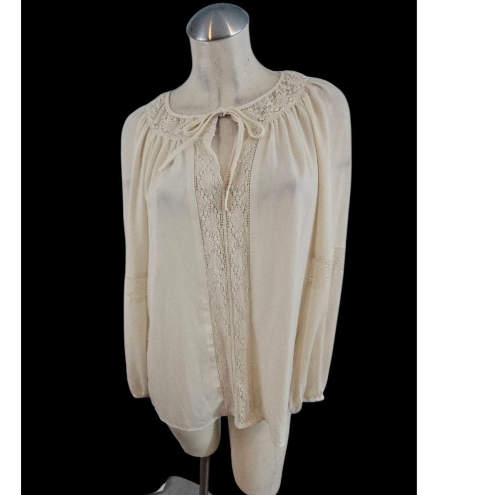 3/$25 Chaps Size M Cream With Lace Trim Women's Blouse
